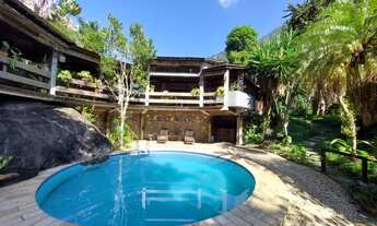 Imagem 2: Excepcional Casa duplex reformadíssima em madeira, granito e mármore! No Meio da Floresta!