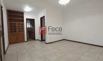 Imagem 5: HUMAITÁ. ÓTIMA ÁREA EXTERNA!!! ORIGINAL 3 QUARTOS COM SUÍTE. 1 VAGA DE GARAGEM!!!!