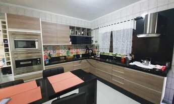 Imagem 4: Sobrado no Oriente com 3 dormitórios e área gourmet nos fundos