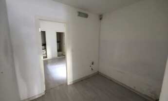 Imagem 3: Loja de rua na Savassi com vaga na porta