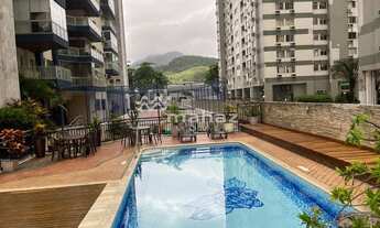 Imagem 2: Andar Alto, varanda com vista lagoa e montanha infraestrutura de lazer com direito a ônibu