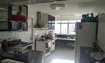 Imagem 2: É um Duplex de 148 metros muito bem distribuído e em frente ao Clube Atlético Juventus