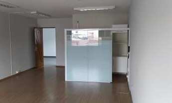 Imagem 6: Sala comercial frente com 80m², banheiro interno e copa