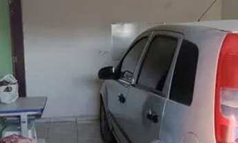 Imagem 4: Duas casas e um ponto comercial