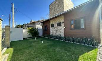 Imagem 2: Casa para venda possui 100 metros quadrados com 3 quartos em Mariscal - Bombinhas - SC