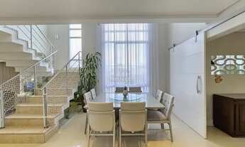 Imagem 6: Apresentando uma encantadora residência em um condomínio fechado no bairro Uberaba, esta é