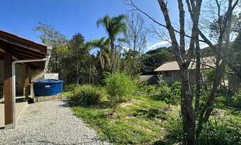 Imagem 6: Casa para venda possui 100 metros quadrados com 3 quartos em Mariscal - Bombinhas - SC
