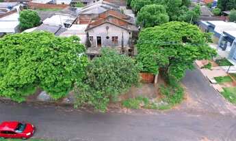Imagem 2: Casa, com 185m2, Rua Guanabara, Morumbi, em frente à Praça e Posto Saúde
