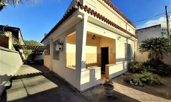 Imagem 2: Vendo Casa linear com Amplo terreno frente para 2 Ruas Ótima localização!