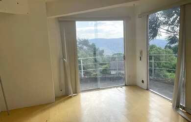 Imagem 4: Sobrado com projeto moderno, 3 suítes, vista panorâmica, casa de caseiro, loteamento com p