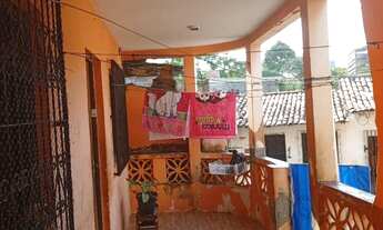 Imagem 2: Le com atenção vendo casa no centro