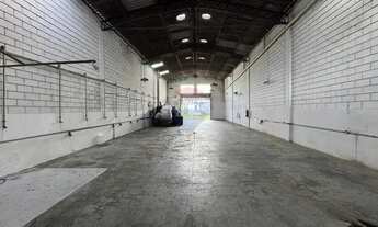 Imagem: Galpão com 420m² para alugar por R$ 9.000,00/mês