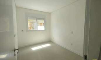 Imagem 5: 50metros da Praia da cachoeira, rua privativa, 2dorm/1suite, garagem coberta