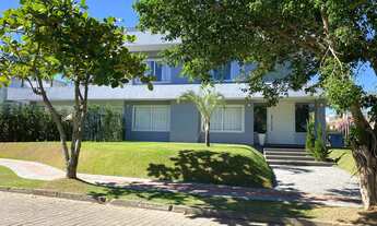 Imagem 4: Casa para aluguel e venda tem 450 metros quadrados com 6 quartos.