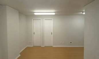 Imagem 4: Conjunto Comercial em rua de referência de Curitiba, Boa Vista