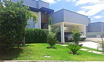 Imagem: Casa à venda com 3 quartos, sendo 1 suíte