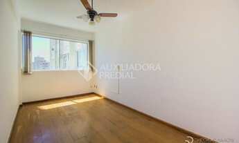 Imagem 7: PORTO ALEGRE - Apartamento Padrão - Partenon