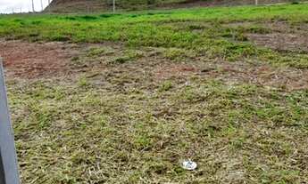 Imagem 2: Lote/Terreno para venda possui 242 metros quadrados