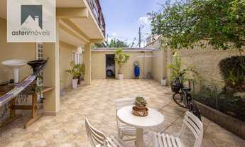 Imagem: Terreno de 448m2 com 2 casas independentes