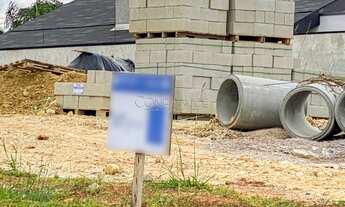Imagem 2: Casa de Alto Padrão em Condomínio a Venda, localizada em Santa felicidade. Curitiba-PR