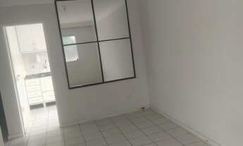 Imagem 2: Excelente casa no Golden Ville, 3/4 com armários embutidos e ar condicionado