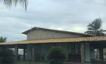 Imagem: Casa com 4/4, sendo 02 suítes, em Estância