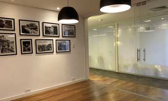 Imagem 2: Laje comercial de 500m² com 6 elevadores sociais e ar condicionado central, ao lado do met