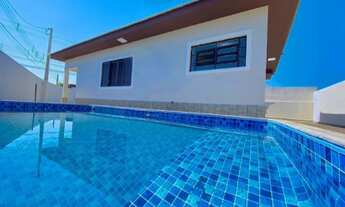 Imagem: Casa com piscina na Lagoa do Araçá