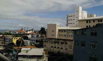 Imagem 2: Aptº 2/4, sala, cozinha, banheiro e pequena área de serviço. 3º andar ESCADAS