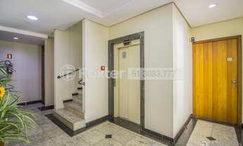 Imagem 3: Apartamento mobiliado de 62m² com 2 dormitórios e vaga no bairro Higienópolis em Porto Ale