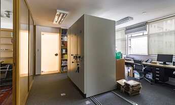 Imagem 3: Escritório para venda com 144 metros quadrados com 6 quartos em Cerqueira César - São Paul