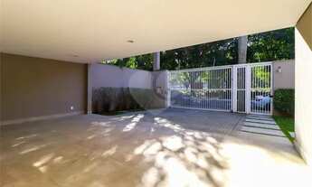 Imagem 6: Segurança 24 horas em frete a casa. Contemporânea, excelente área de lazer, repleta de arm