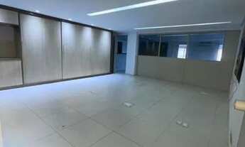 Imagem 2: Super lojão de 400m no Costa Azul