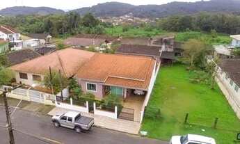 Imagem 1: Casa com piscina em São Francisco do Sul