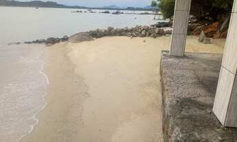 Imagem 3: Casa pé na areia com praia particular no Ribeirão da Ilha em Florianópolis
