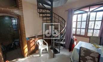 Imagem 5: VENDA - JULIO BOGORICIN - CASA LINEAR - 5 QUARTOS - 1 SUITE - TERRAÇO COM CHURRASQUEIRA E