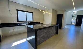 Imagem 5: Casa térrea com 4 suítes plenas, incluindo uma master com closet