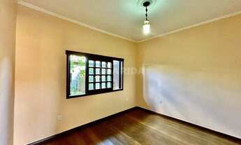 Imagem 6: Casa Residencial com 7 dormitórios, sendo 1 suíte, no bairro Cristo Redentor