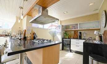 Imagem 3: Cobertura Exclusiva e Ampla com 4 Quartos!