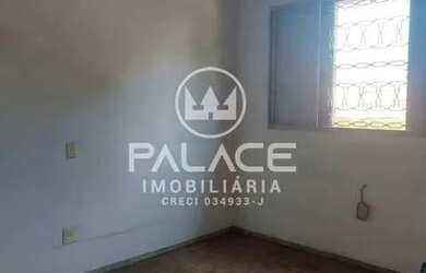 Imagem 2: Casa de rua : Térrea / Residencial / Centro