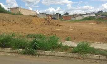 Imagem 2: Área com 794m2, ideal para construção de quitinetes, prédios de pequeno porte e casas