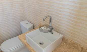 Imagem 5: Casa à venda em Condomínio Fechado, 4 suítes, ático, isolada com quintal nos fundos, perto