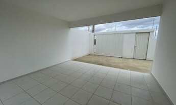 Imagem 2: Casa em rua pública