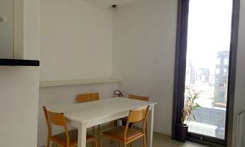 Imagem 7: Laje comercial de 500m² com 6 elevadores sociais e ar condicionado central, ao lado do met