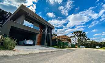 Imagem 5: Casa de Alto Padrão em Condomínio a Venda, localizada em Santa felicidade. Curitiba-PR