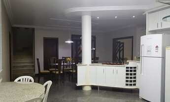 Imagem 4: Casa de condomínio para venda possui 180 metros quadrados com 5 quartos