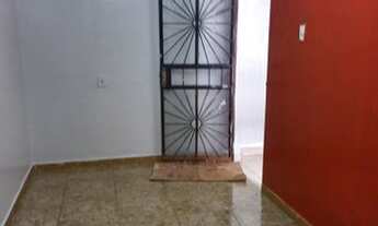 Imagem 2: Aluga-se casa com 2 quartos e garagem no Santo Antônio por 800,00 reais