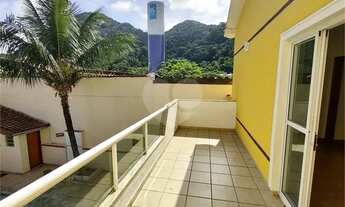 Imagem 5: Sobrado para venda possui 286 metros quadrados com 6 quartos em Canto do Forte - Praia Gra