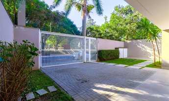 Imagem 5: Segurança 24 horas em frete a casa. Contemporânea, excelente área de lazer, repleta de arm