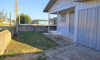 Imagem 2: Casa Mista à 200 metros do Mar, com 02 dormitórios, sala, cozinha, banheiro social, área